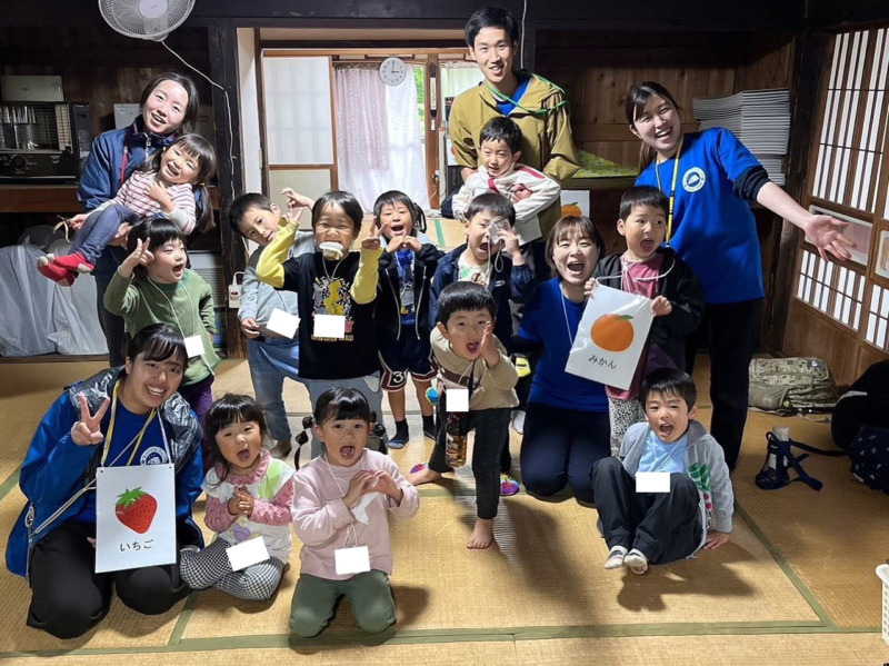 NPO法人野外遊び喜び総合研究所の未就学児向けキャンプの様子