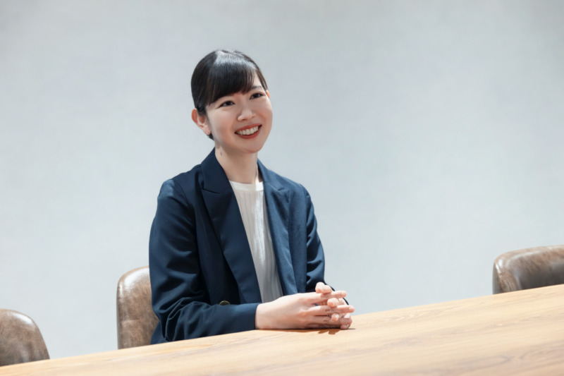 株式会社AOI Pro.の鳥居さんのインタビュー風景