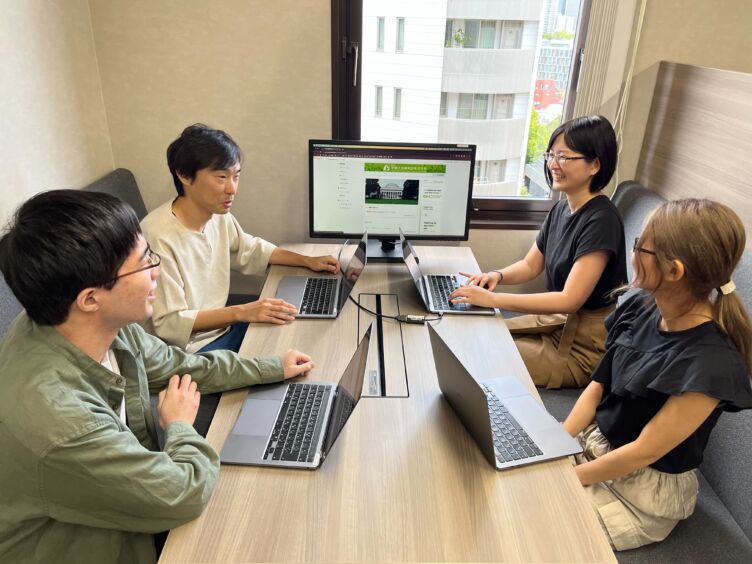 株式会社アトラスの打ち合わせ風景