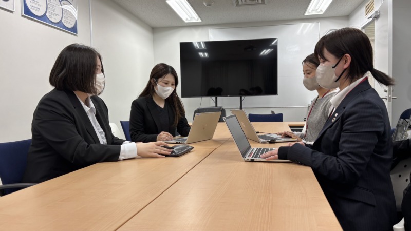 株式会社ベルーフのミーティング風景
