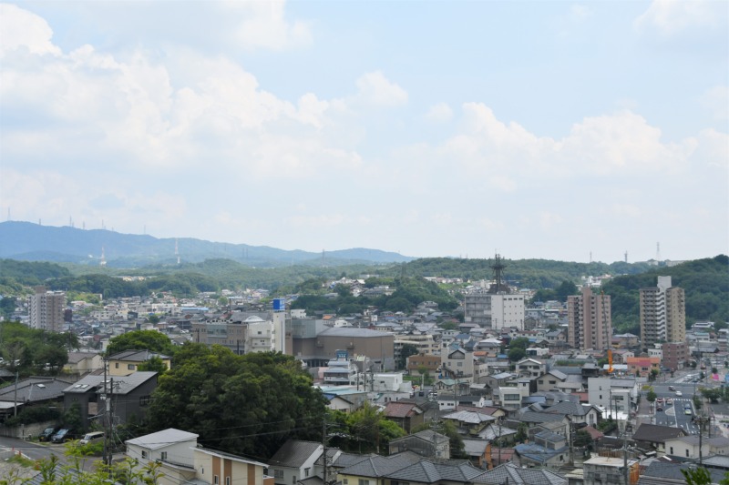 窯神神社展望台から見た瀬戸市の街並み