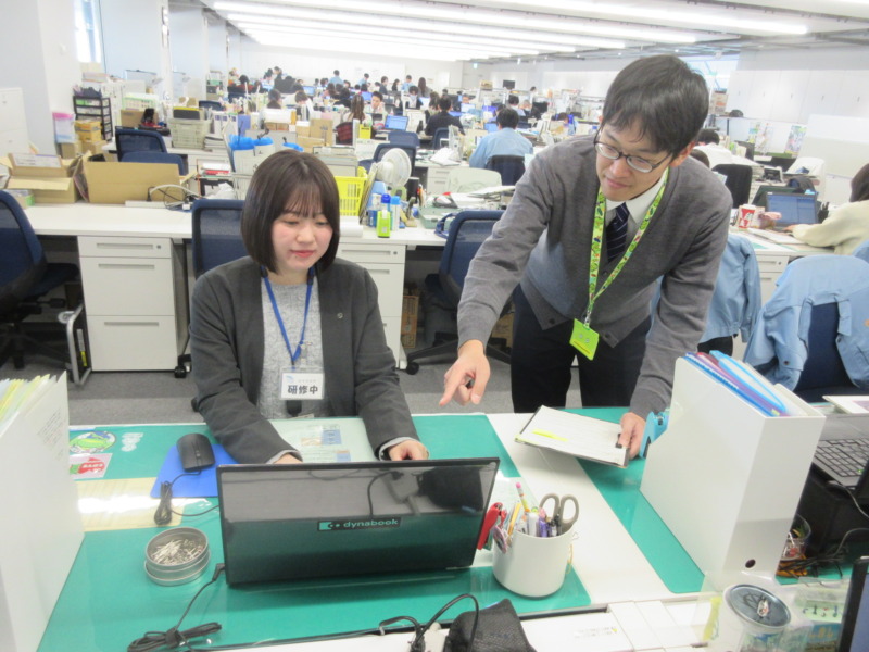 志木市役所のオフィス内風景