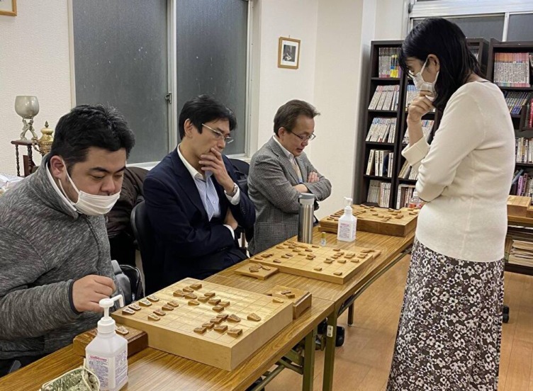 株式会社サイバーテックの将棋部が活動している様子