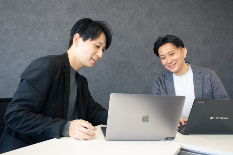 株式会社grabssの渡辺さんと子安さん