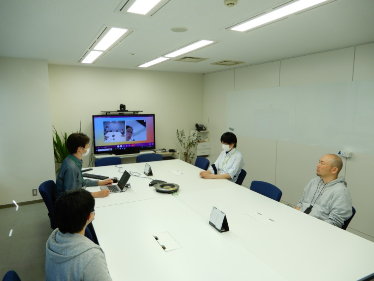 株式会社ハ・ン・ドの社員の仕事風景