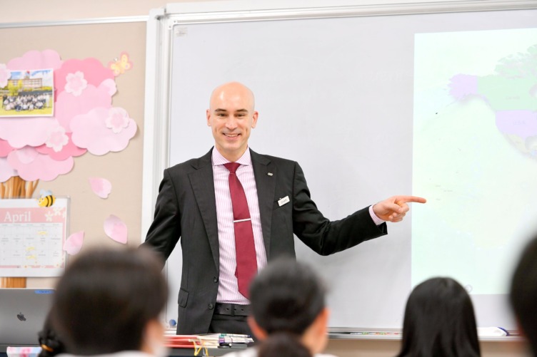 広尾学園小石川中学校・高等学校におけるインターナショナルコースの授業風景