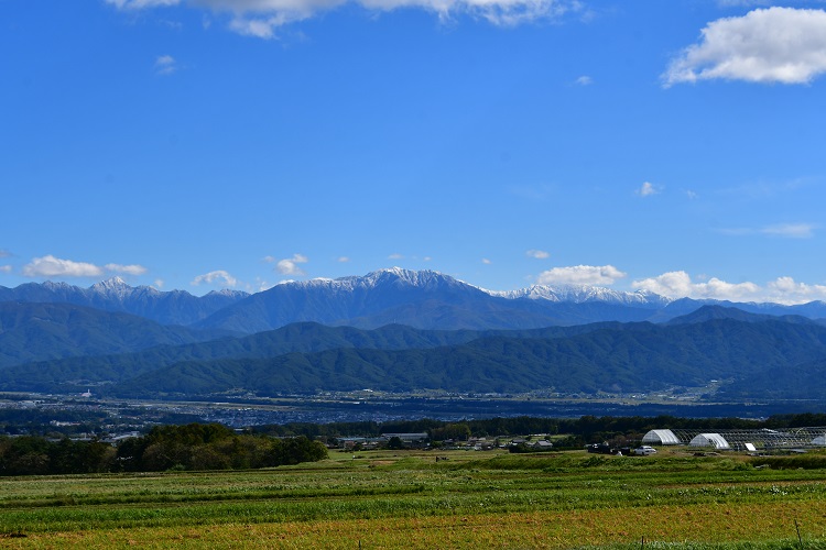 伊那市の西箕輪から望む南アルプス