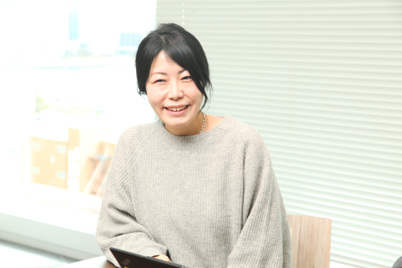 株式会社アイネスの虎井さんのインタビュー風景