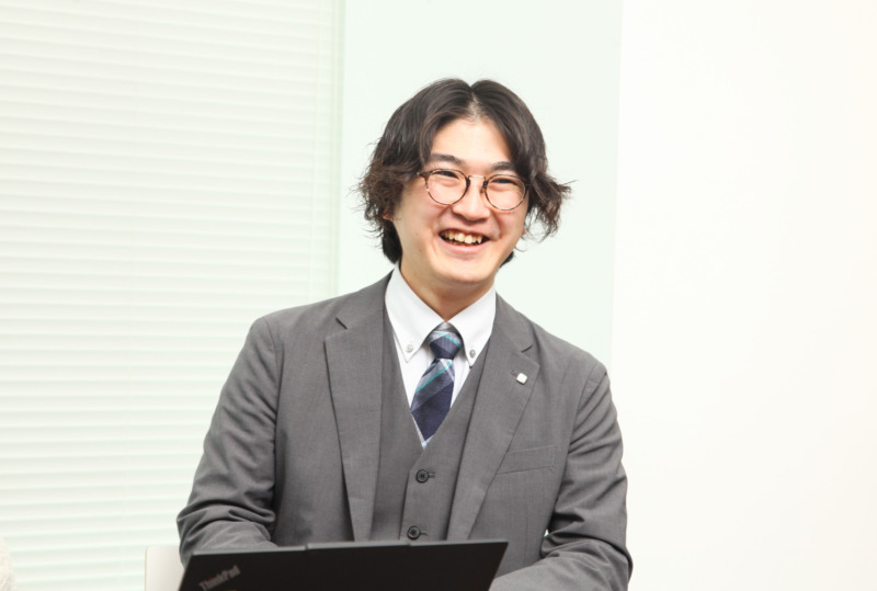 株式会社アイネスの河村さんのインタビュー風景