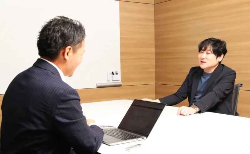 人材研究所・曽和利光氏と編集部粕尾の対談の様子