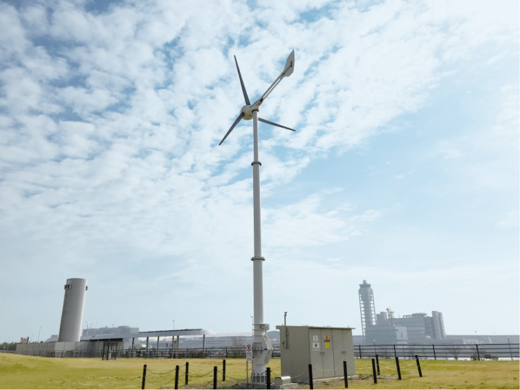 関西国際空港の小型風力発電の様子