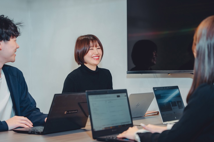 北の達人コーポレーションの社員の仕事中の様子 その2