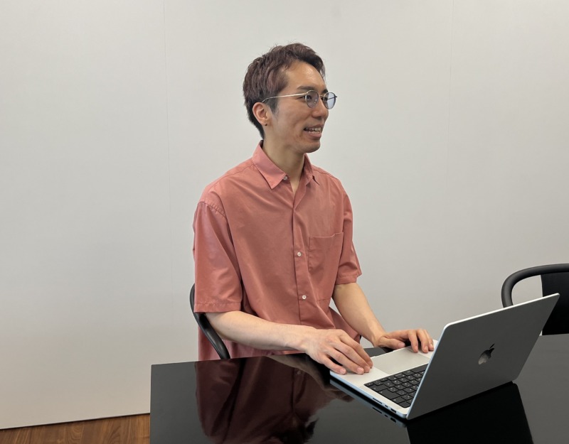 LINEヤフー株式会社の岩山さんのインタビュー風景