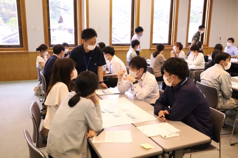 益田市役所の若手職員向け研修風景（全体）