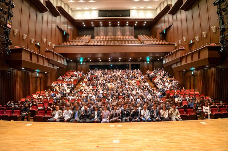 METATEAM株式会社におけるメタチームサミットの集合写真