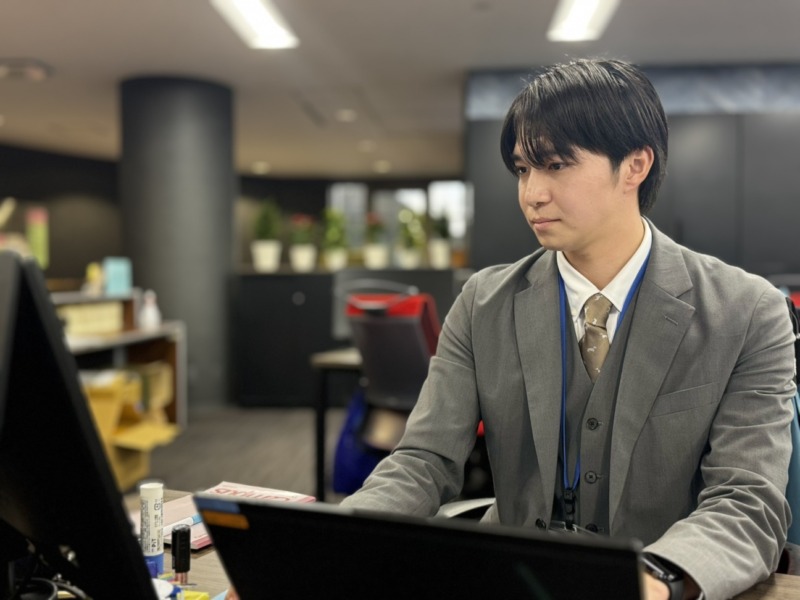 香川県三豊市役所の喜田さんの仕事風景