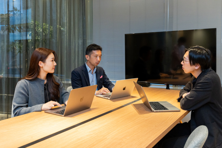 ナッシュ株式会社の西田さん、岩田さん、金谷さん