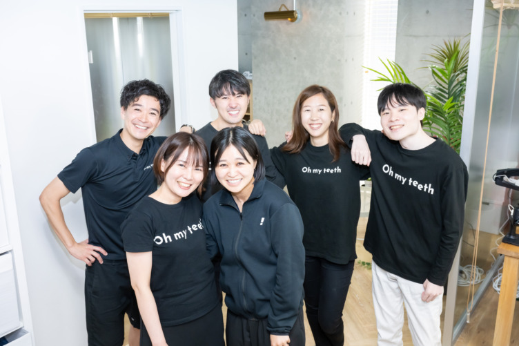 株式会社Oh my teethの社員が集合するようす