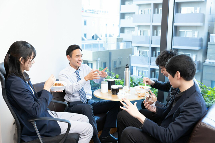 株式会社アールナインのランチ風景