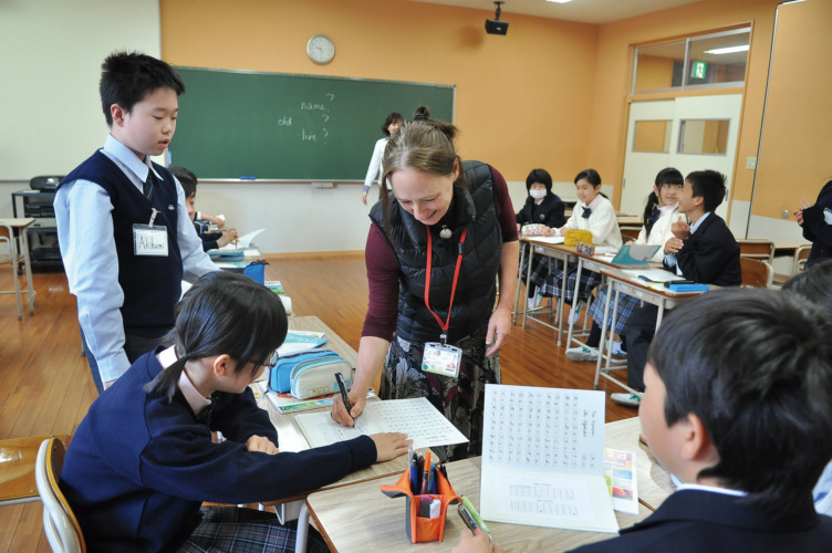 四條畷学園中学校のグローバル教育の様子