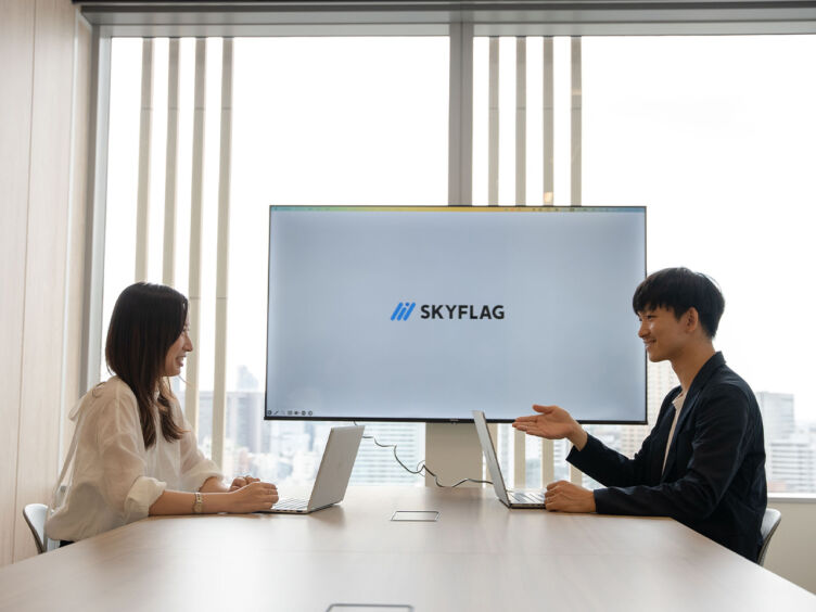 Skyfallさんの社内ミーティングの様子