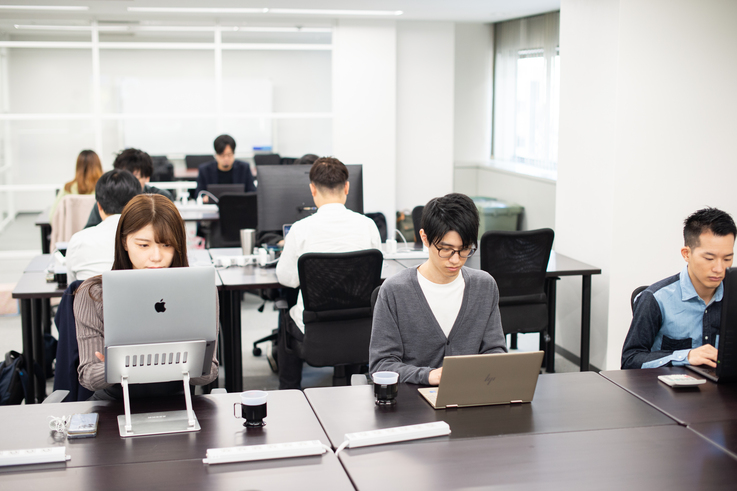 株式会社Stockのオフィスの作業風景