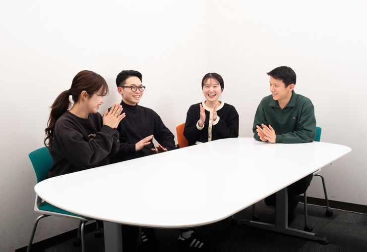 株式会社エブリイの社員の座談会風景