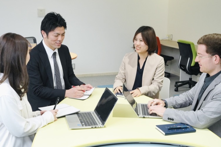 株式会社ワークアカデミー社員の仕事風景