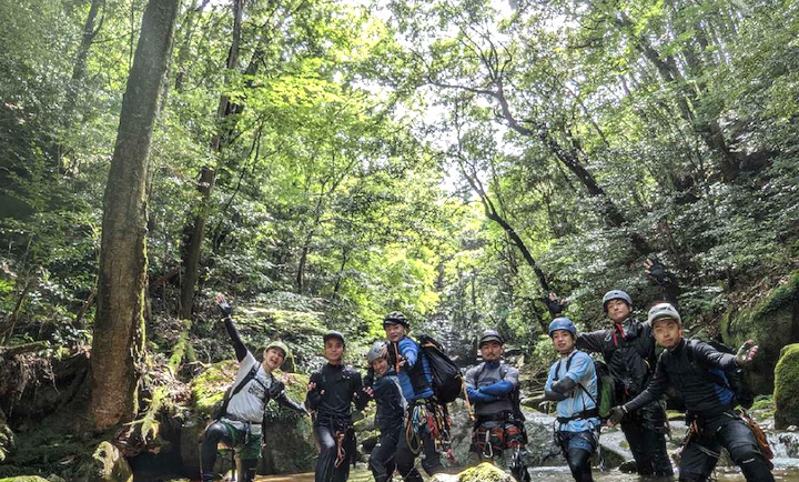 株式会社ヤマップのメンバーが登山をされているようす